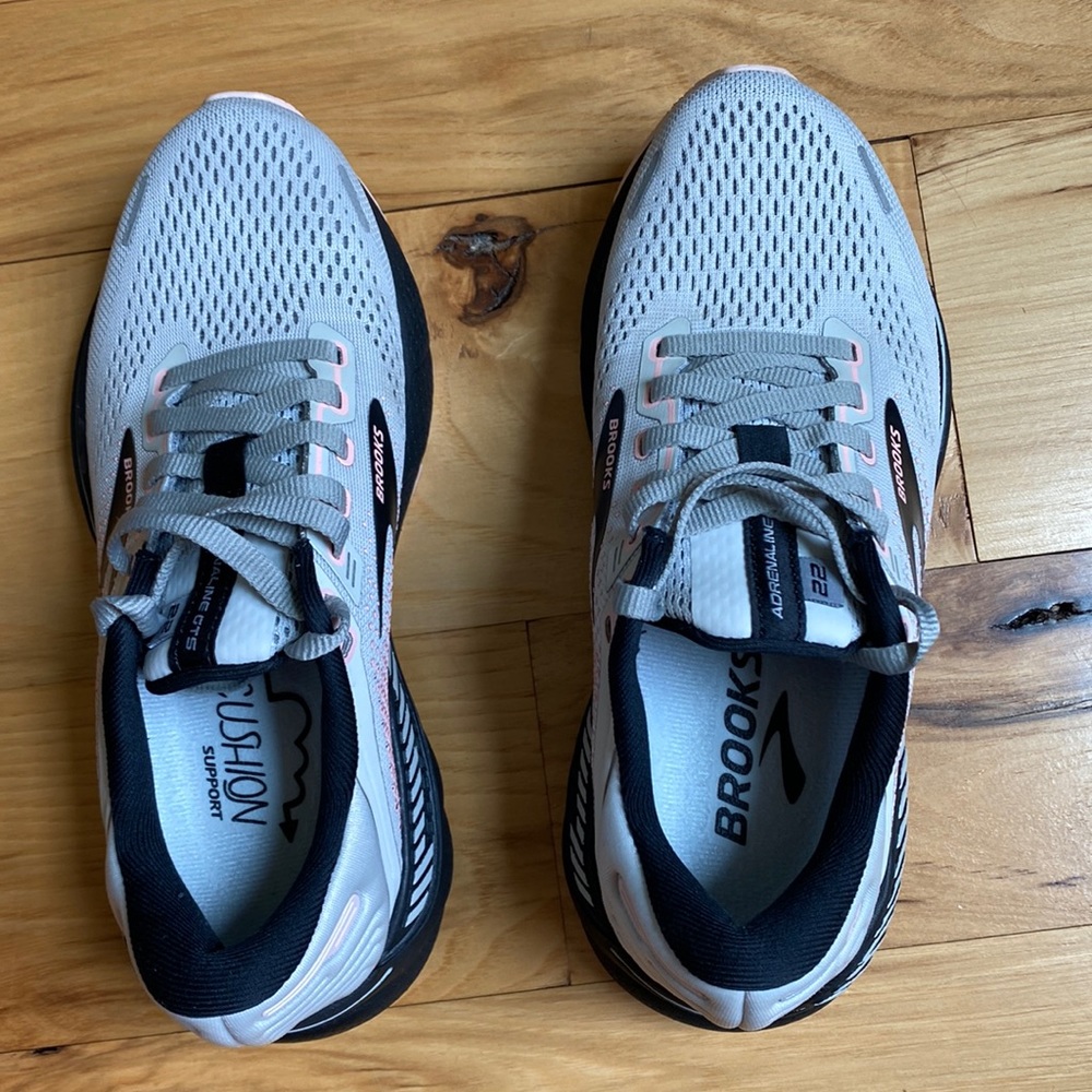 NWT Brooks adrenaline GTS
